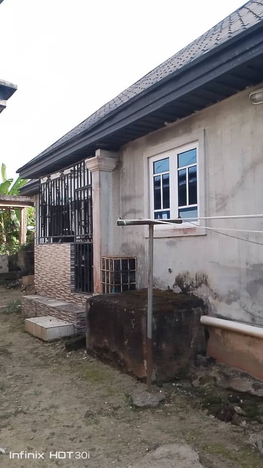 3-Bedroom Bungalow – Azikoro Town (Off Bakery Road)